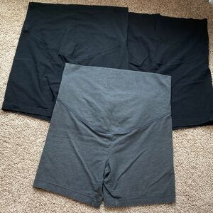 Bundle of Old Navy Maternity 6” Inseam Biker Shorts Size Medium